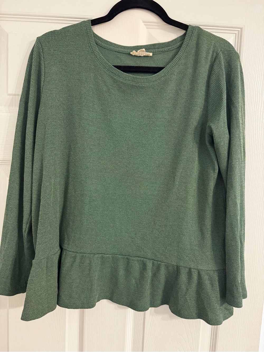 Women’s Green Ruffle-Hem Long Sleeve Top - Picture 1 of 1